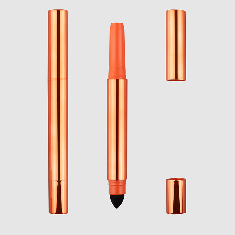 Läpp och eyeliner med svampspets och förpackning